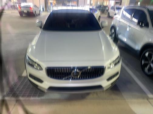 2025 Volvo V90 Cross Country B6 Plus