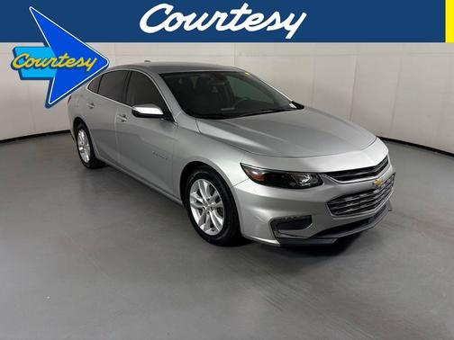 Silver Ice Metallic 2018 Chevrolet Malibu LT
