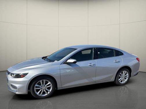 Silver Ice Metallic 2018 Chevrolet Malibu LT