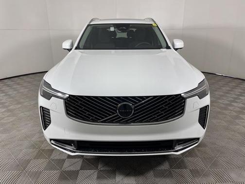 2025 Volvo XC90 B6 Plus 7-Seater