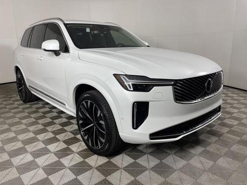 2025 Volvo XC90 B6 Plus 7-Seater