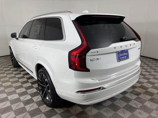 2025 Volvo XC90 B6 Plus 7-Seater