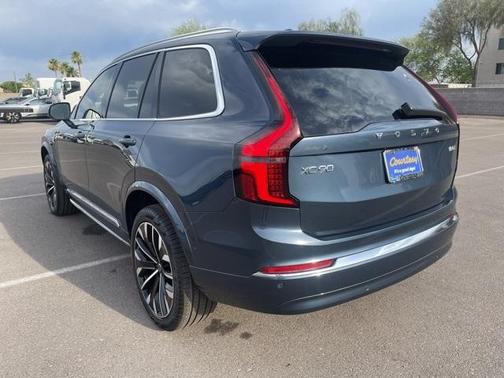 2025 Volvo XC90 B5 Plus 6-Seater