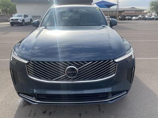 2025 Volvo XC90 B5 Plus 6-Seater