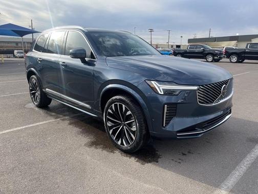 2025 Volvo XC90 B5 Plus 6-Seater