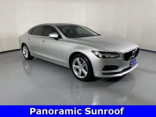 2018 Volvo S90 T5 Momentum