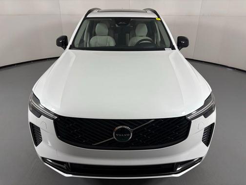 2026 Volvo XC90 Plug-In Hybrid T8 Ultra Dark Theme 6-Seater