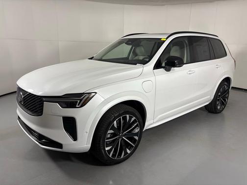 2026 Volvo XC90 Plug-In Hybrid T8 Ultra Dark Theme 6-Seater