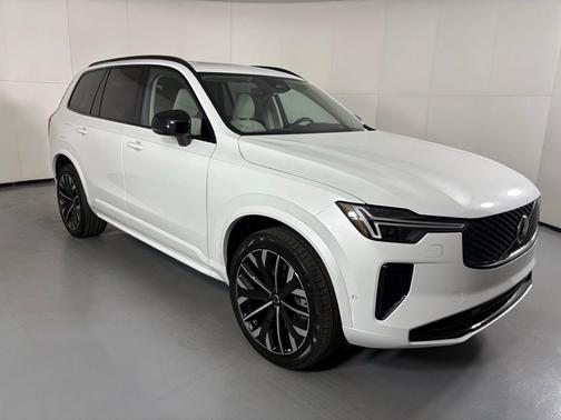 2026 Volvo XC90 Plug-In Hybrid T8 Ultra Dark Theme 6-Seater