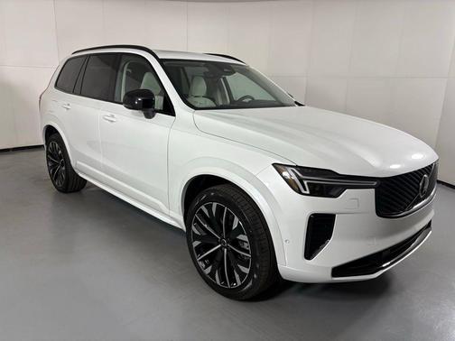 2026 Volvo XC90 Plug-In Hybrid T8 Ultra Dark Theme 6-Seater