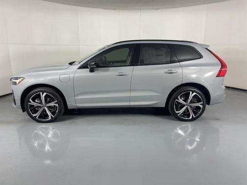 2025 Volvo XC60 Plug-In Hybrid T8 Ultra