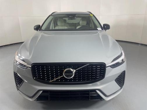 2025 Volvo XC60 Plug-In Hybrid T8 Ultra