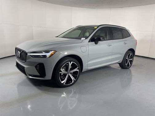 2025 Volvo XC60 Plug-In Hybrid T8 Ultra