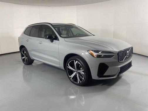 2025 Volvo XC60 Plug-In Hybrid T8 Ultra