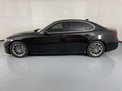 2018 Alfa Romeo Giulia Base