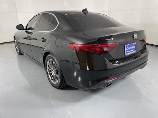2018 Alfa Romeo Giulia Base