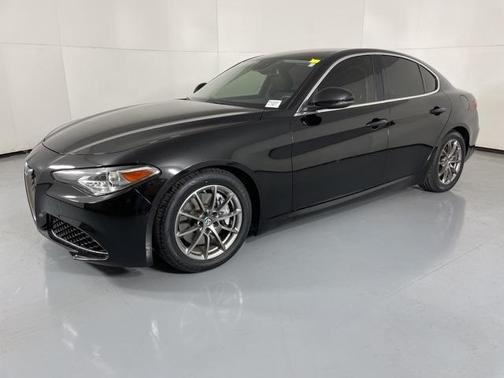 2018 Alfa Romeo Giulia Base