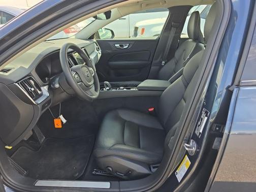 2025 Volvo S60 B5 Core Dark Theme