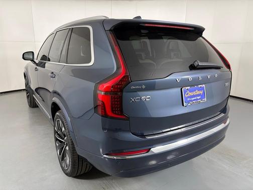 2026 Volvo XC90 B5 Plus 7-Seater
