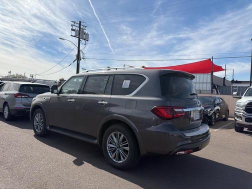 2024 INFINITI QX80 Luxe