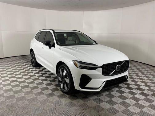 2024 Volvo XC60 Recharge Plug-In Hybrid T8 Plus Dark Theme