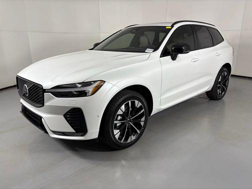 2026 Volvo XC60 B5 Plus