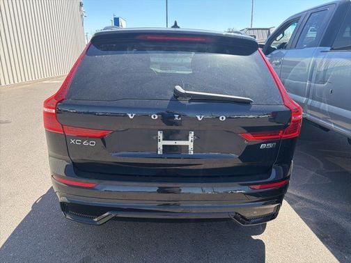 Onyx Black Metallic 2025 Volvo XC60 B5 Plus