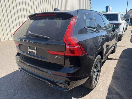 Onyx Black Metallic 2025 Volvo XC60 B5 Plus