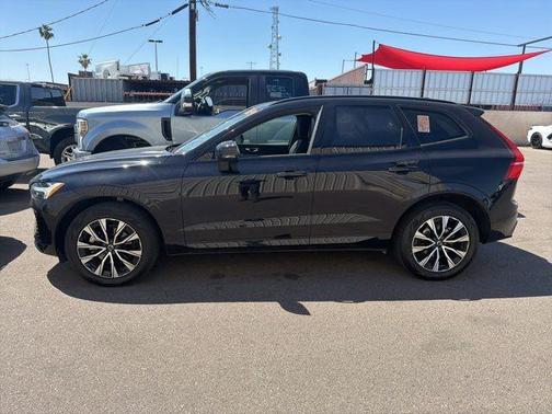 Onyx Black Metallic 2025 Volvo XC60 B5 Plus
