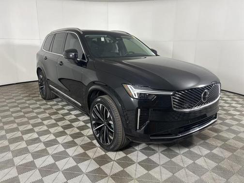 2025 Volvo XC90 B5 Plus 7-Seater