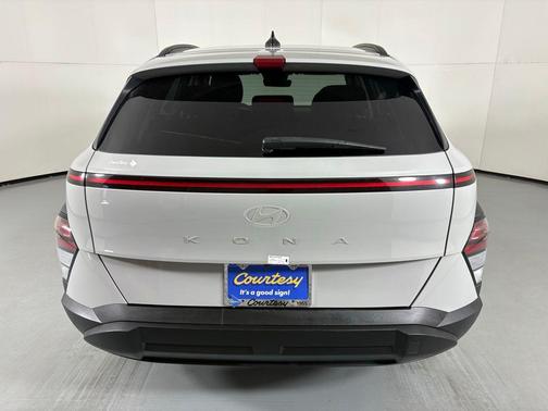 Cyber Gray Metallic 2025 Hyundai KONA SEL
