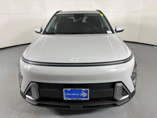 Cyber Gray Metallic 2025 Hyundai KONA SEL
