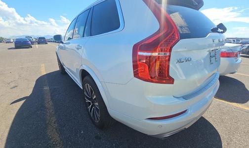 2021 Volvo XC90 T5 Momentum 7 Passenger