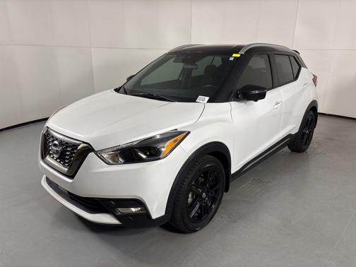 2020 Nissan Kicks SR