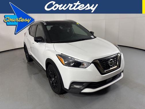 2020 Nissan Kicks SR