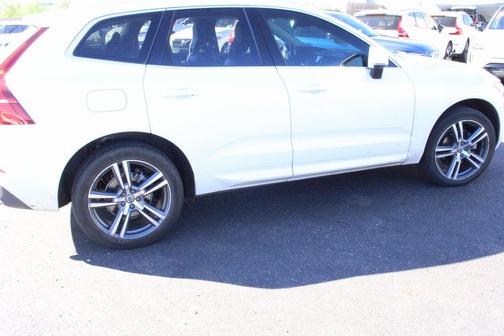 2021 Volvo XC60 T5 Momentum