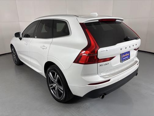 2021 Volvo XC60 T5 Momentum