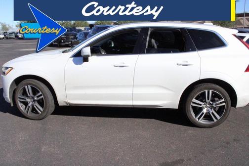 2021 Volvo XC60 T5 Momentum