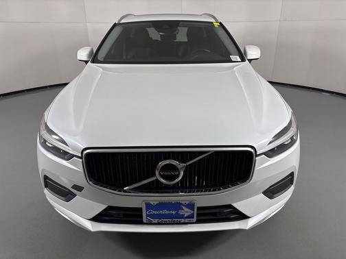 2021 Volvo XC60 T5 Momentum