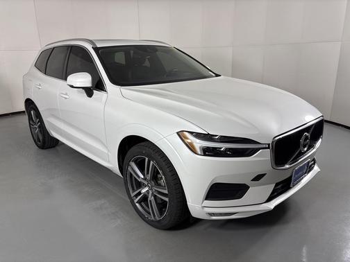 2021 Volvo XC60 T5 Momentum