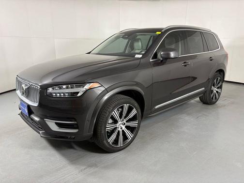 Platinum Gray Metallic 2023 Volvo XC90 B6 Ultimate 6-Seater