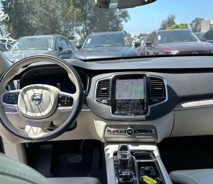 Platinum Gray Metallic 2023 Volvo XC90 B6 Ultimate 6-Seater