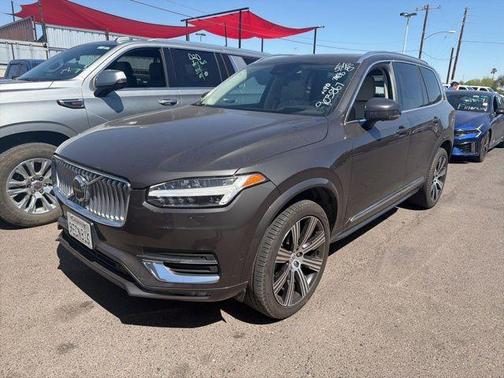 Platinum Gray Metallic 2023 Volvo XC90 B6 Ultimate 6-Seater