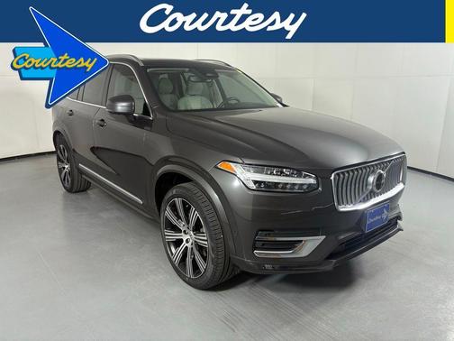 Platinum Gray Metallic 2023 Volvo XC90 B6 Ultimate 6-Seater