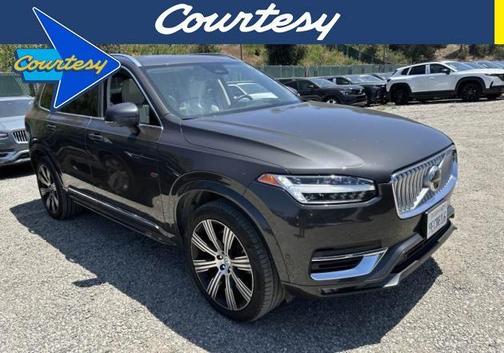 Platinum Gray Metallic 2023 Volvo XC90 B6 Ultimate 6-Seater
