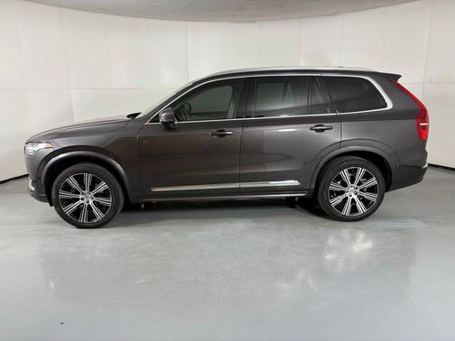 Platinum Gray Metallic 2023 Volvo XC90 B6 Ultimate 6-Seater