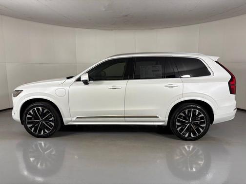 2026 Volvo XC90 Plug-In Hybrid T8 Plus 7-Seater