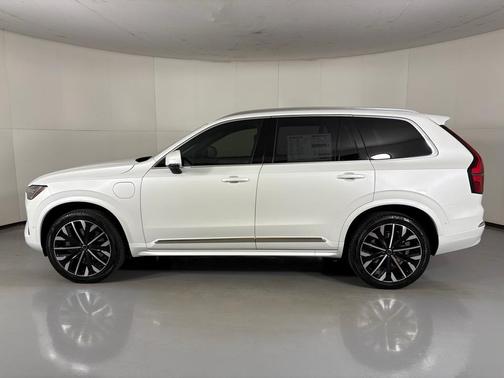 2026 Volvo XC90 Plug-In Hybrid T8 Plus 7-Seater