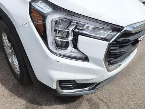 Summit White 2024 GMC Terrain SLE