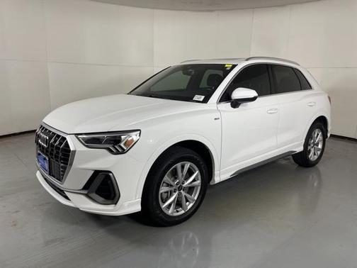 2023 Audi Q3 45 S line Premium